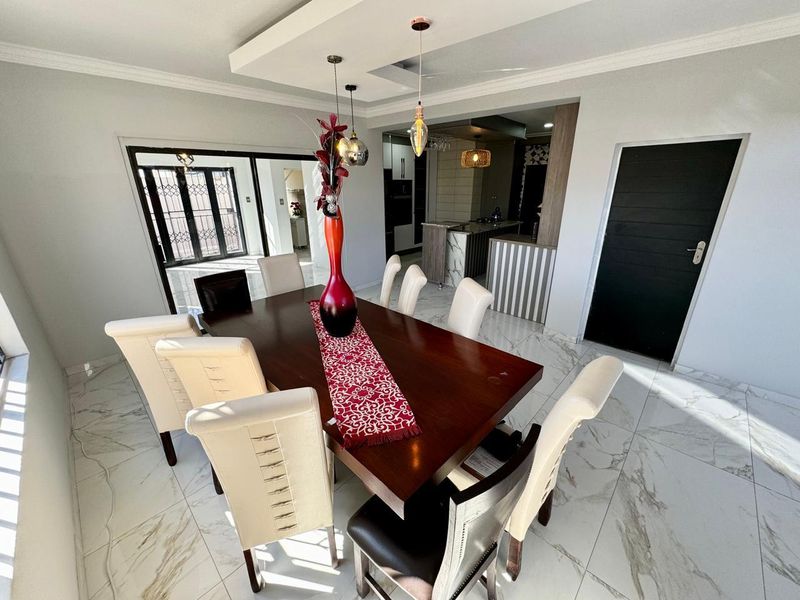 Impressive and modern home for sale in Secunda - Photo 4