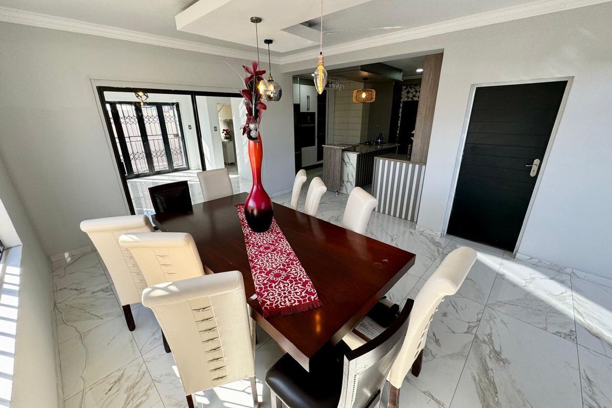 Impressive and modern home for sale in Secunda - Photo 4