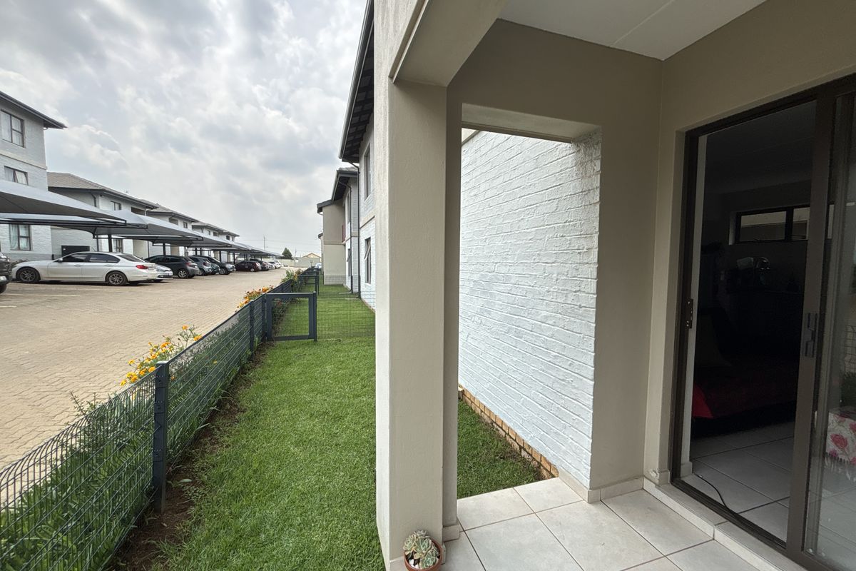 Stunning Ground Floor 1-Bedroom Unit with Garden in Brentwood Park, Benoni - Photo 3