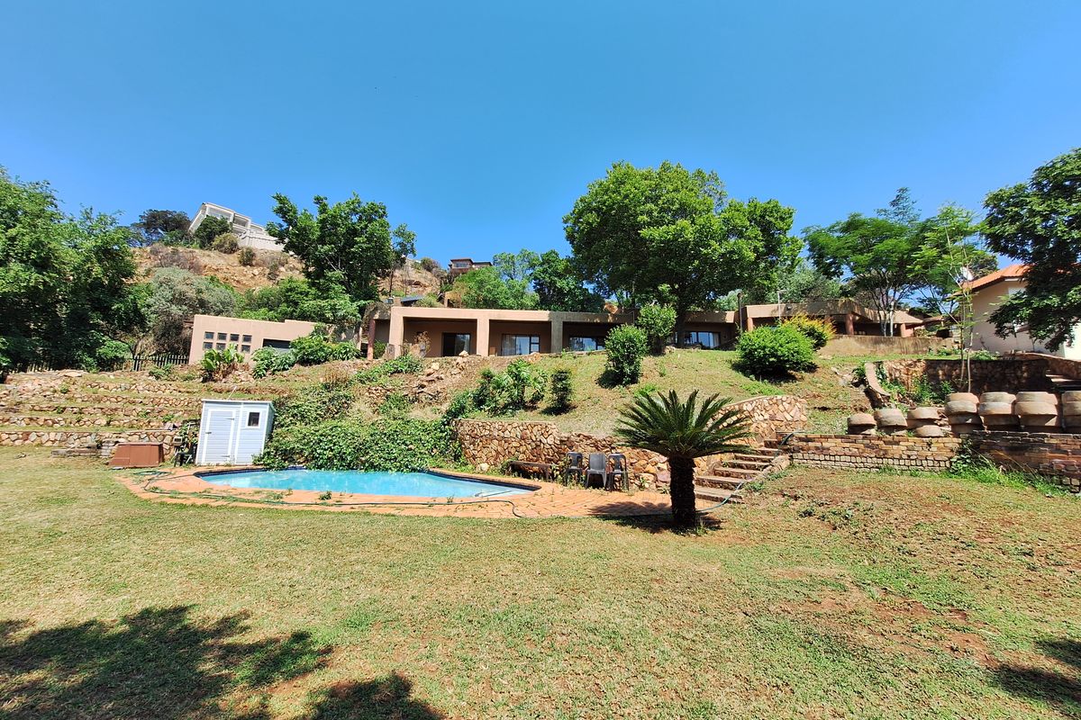 FAMILY RETREAT IN THE HEART OF HELDERKRUIN - Photo 2