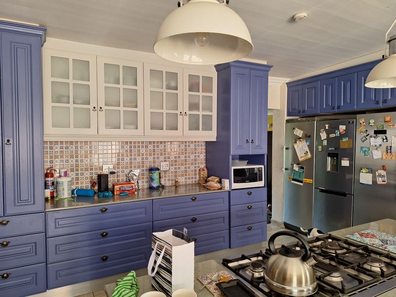 FAMILY RETREAT IN THE HEART OF HELDERKRUIN - Photo 3