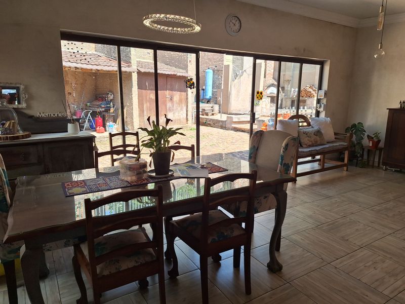 FAMILY RETREAT IN THE HEART OF HELDERKRUIN - Photo 8