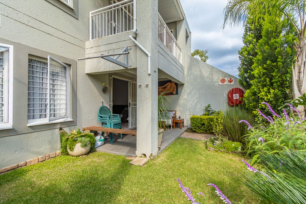 Bright & Sunny 2-Bedroom Garden Apartment – Modern, Secure & Packed with Extras! - Photo 3