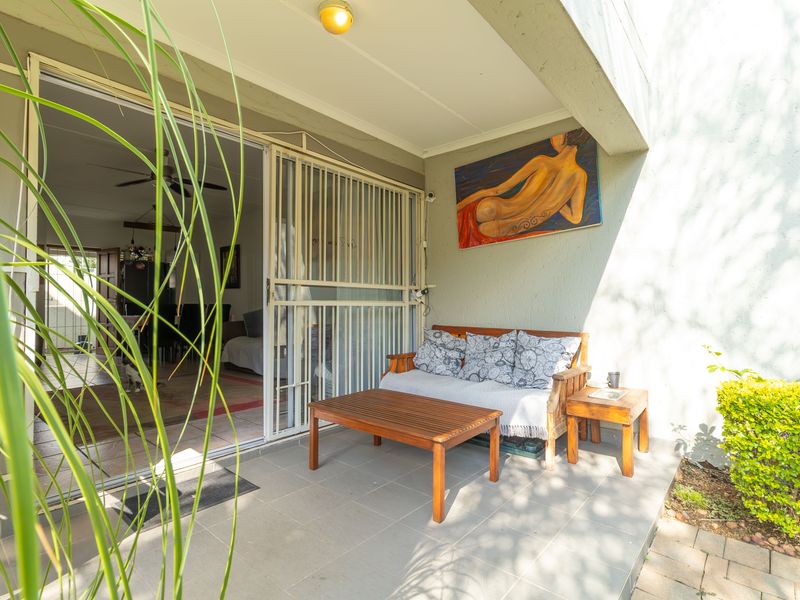 Bright & Sunny 2-Bedroom Garden Apartment – Modern, Secure & Packed with Extras! - Photo 2