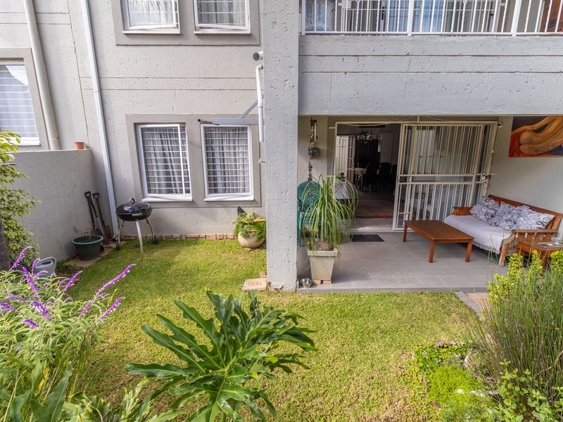 Bright & Sunny 2-Bedroom Garden Apartment – Modern, Secure & Packed with Extras! - Photo 6