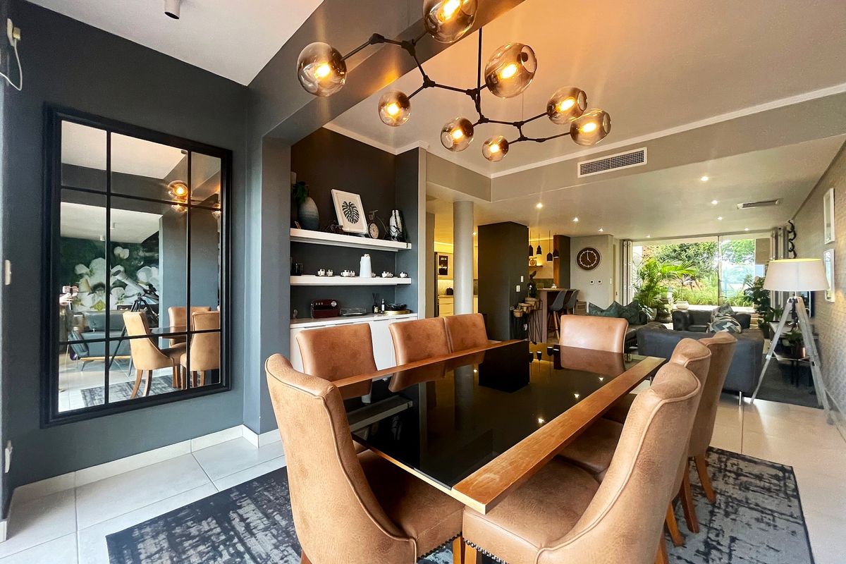 Luxury Coastal Living with Breathtaking Sea Views - Photo 5
