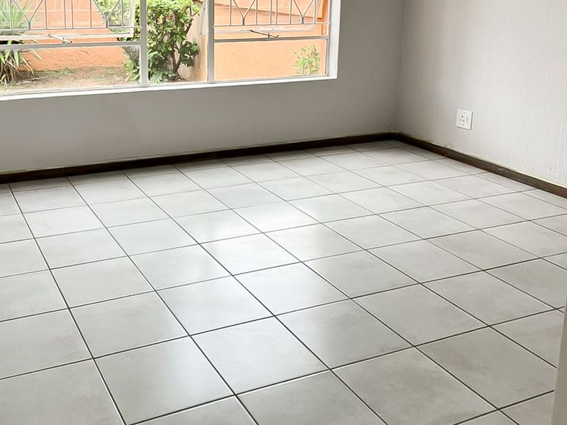 Ground Floor Apartment in Sunset  Valley Complex. - Photo 6