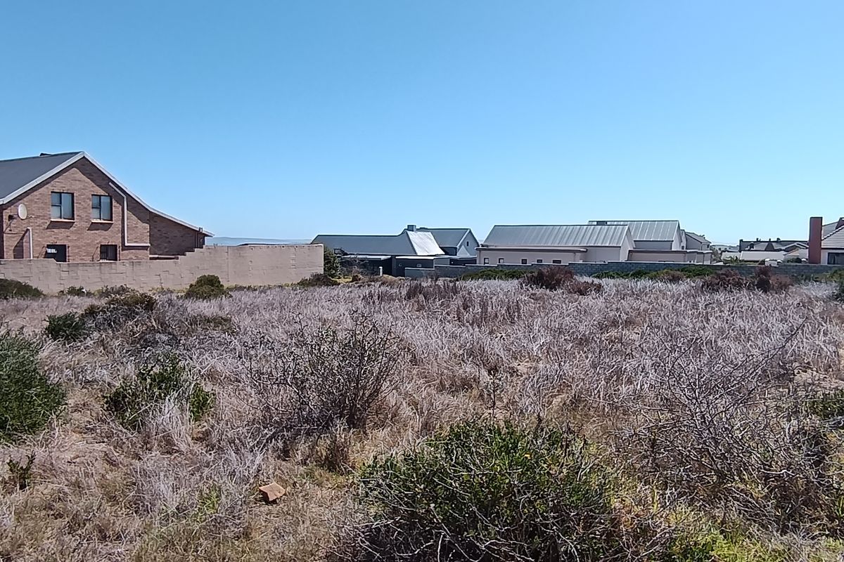 Your Lagoon View Awaits – Prime Plot for Your Dream Home - Photo 2