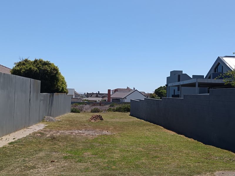 Your Lagoon View Awaits – Prime Plot for Your Dream Home - Photo 4