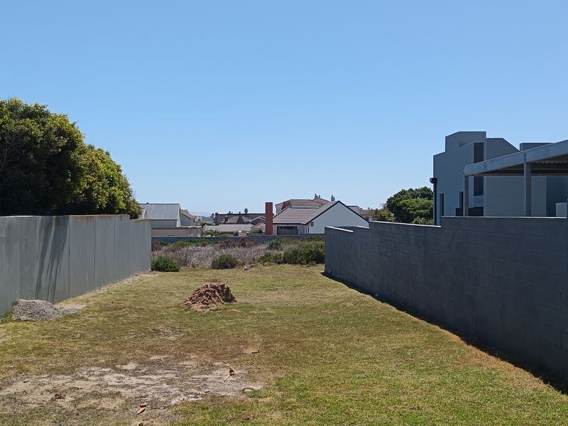 Your Lagoon View Awaits – Prime Plot for Your Dream Home - Photo 6