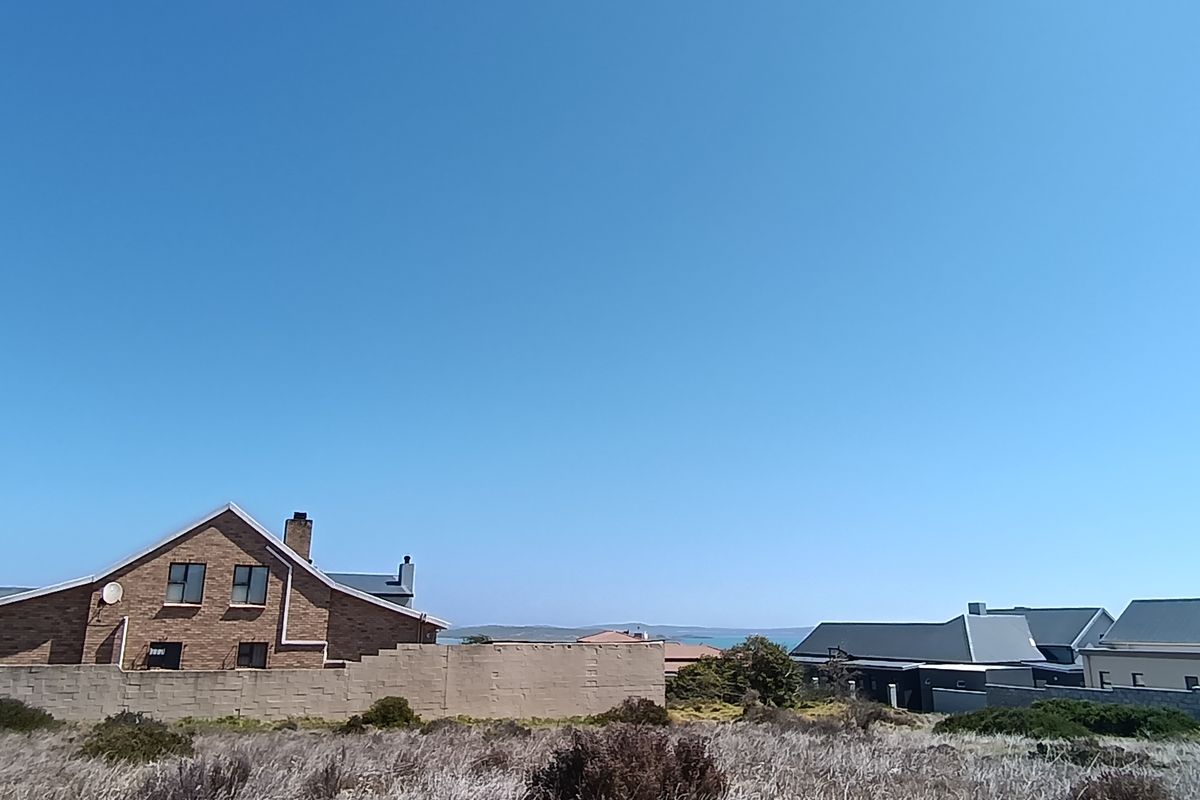 Your Lagoon View Awaits – Prime Plot for Your Dream Home - Photo 3