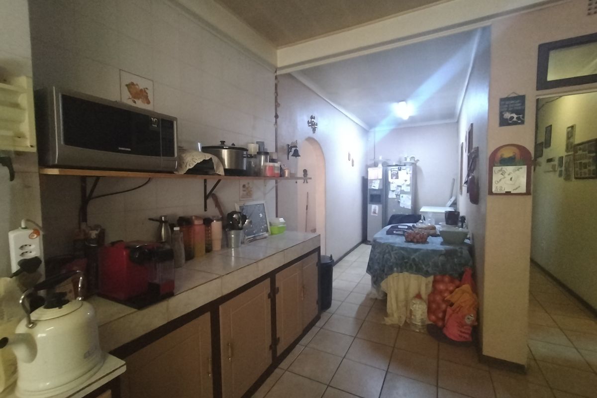 A solid home combining charm and practical features. - Photo 3