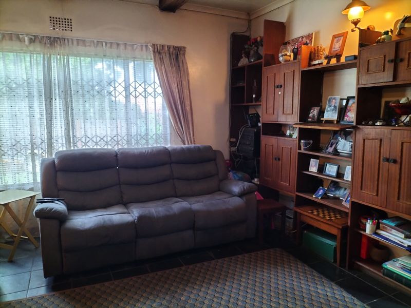 A solid home combining charm and practical features. - Photo 6