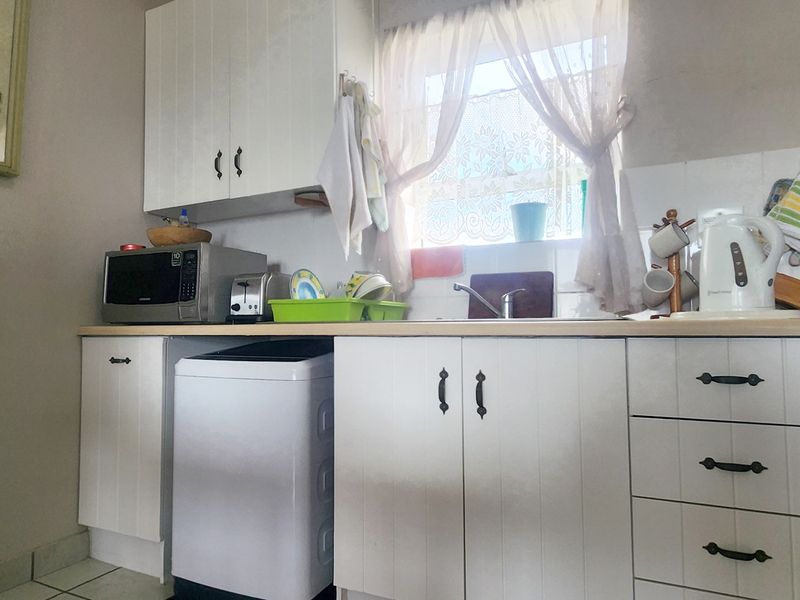 Easy Retirement in the heart of Bredasdorp - Photo 8