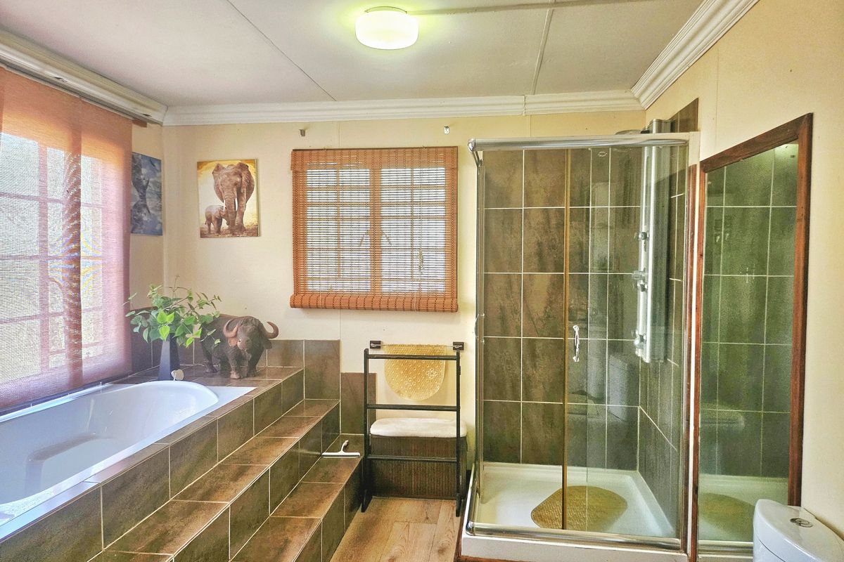 The Bush is alive and beautiful! - Photo 5