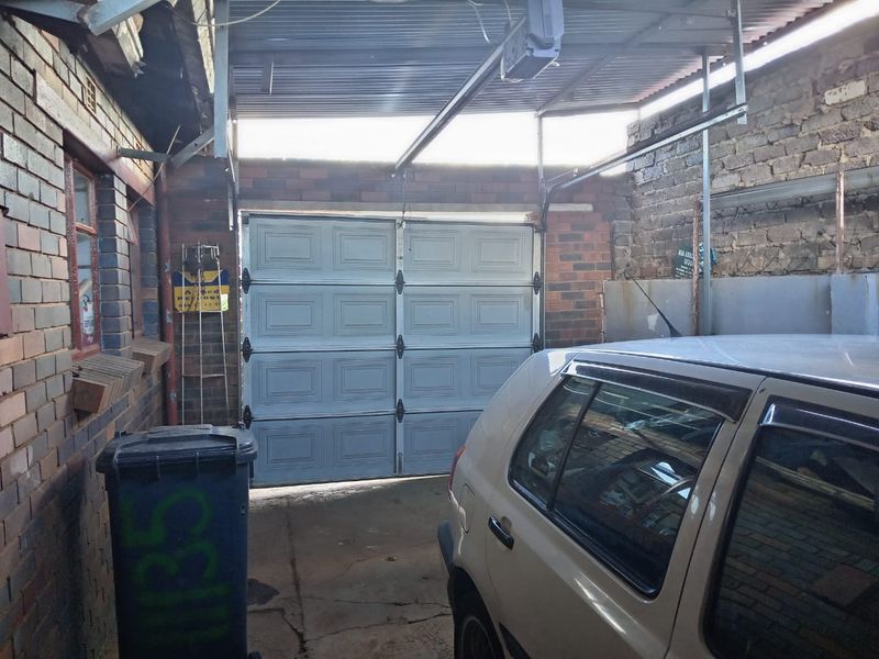 Three Bedroom One Bath House wit Flatlet for sale - Photo 4