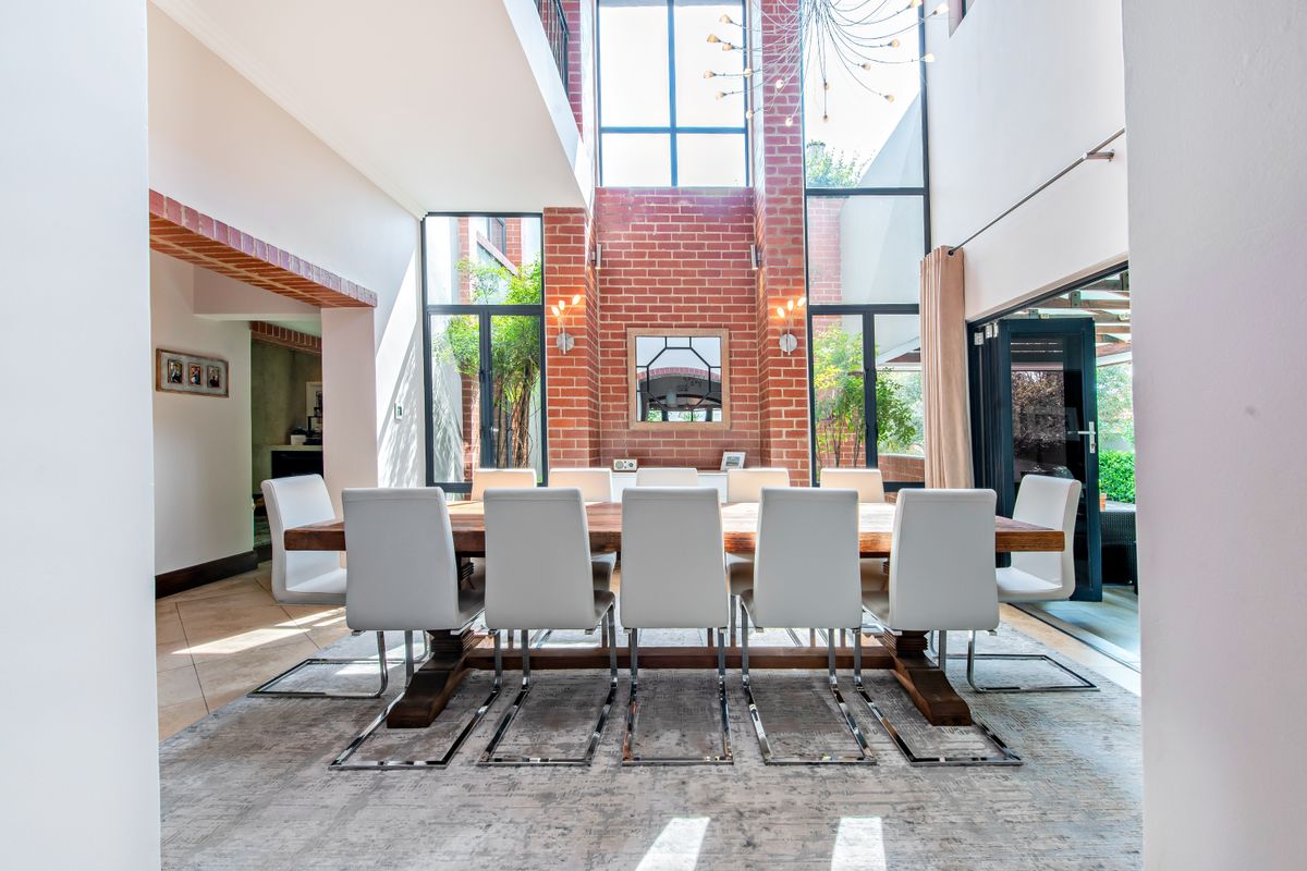 Luxurious 5-Bedroom Retreat: A Seamless Fusion of Opulence, Comfort, and Sustainable Living - Photo 4