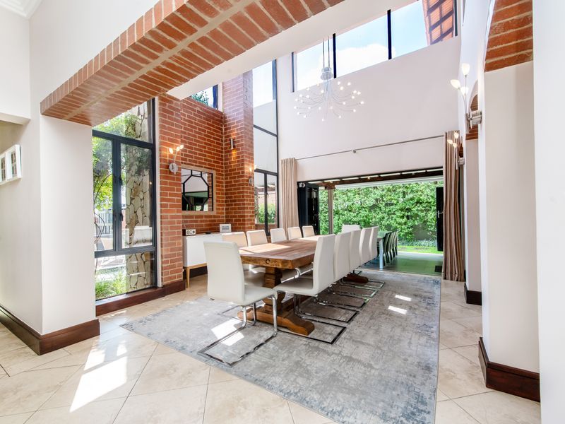 Luxurious 5-Bedroom Retreat: A Seamless Fusion of Opulence, Comfort, and Sustainable Living - Photo 3