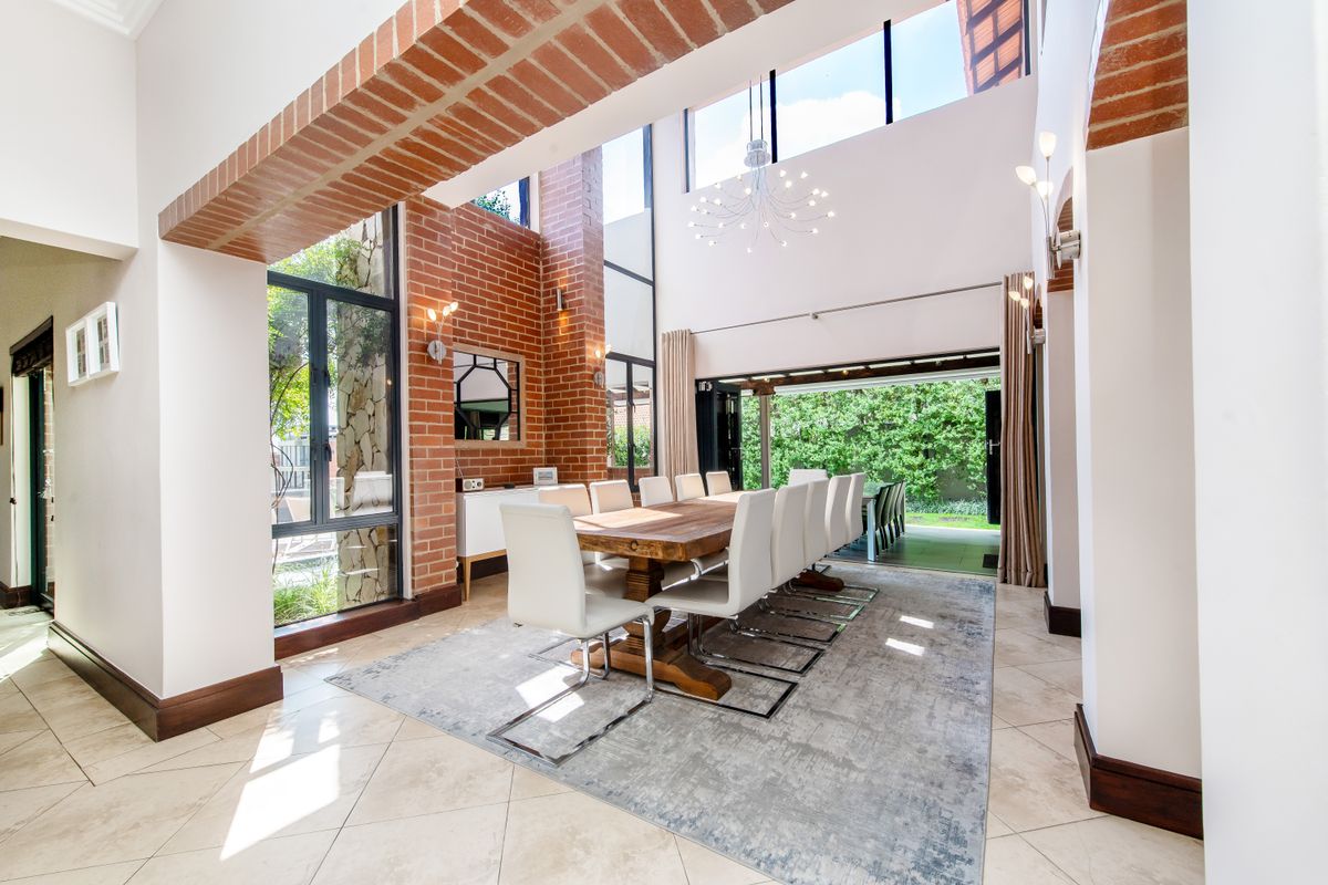 Luxurious 5-Bedroom Retreat: A Seamless Fusion of Opulence, Comfort, and Sustainable Living - Photo 3