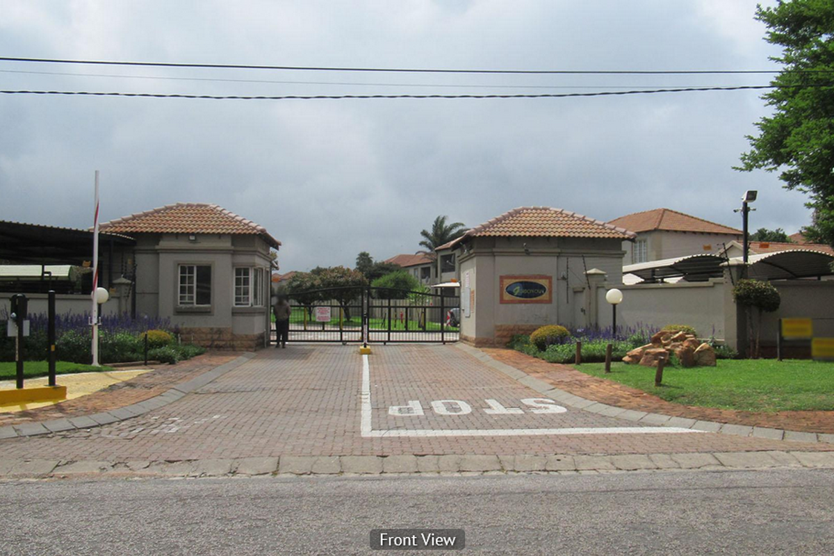 Secure lock up and go unit for sale - Photo 4