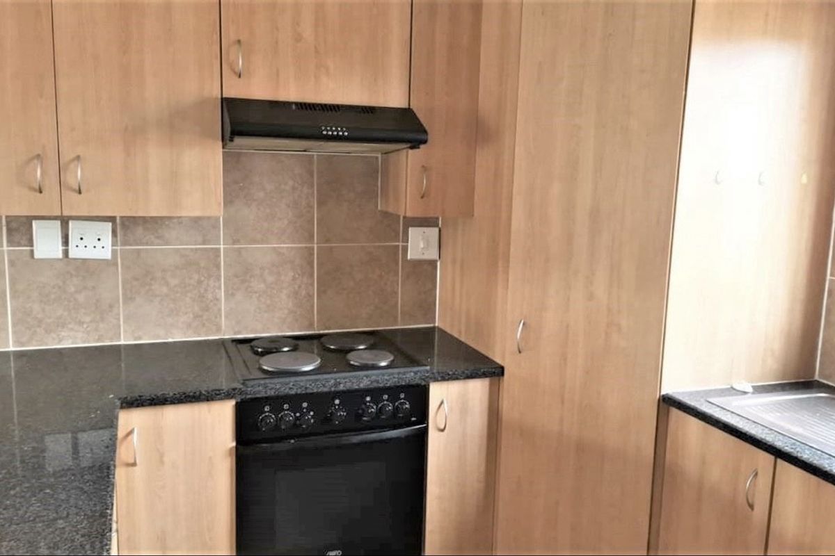 Secure lock up and go unit for sale - Photo 2