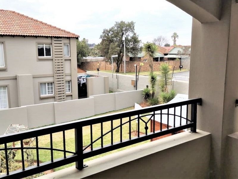 Secure lock up and go unit for sale - Photo 5