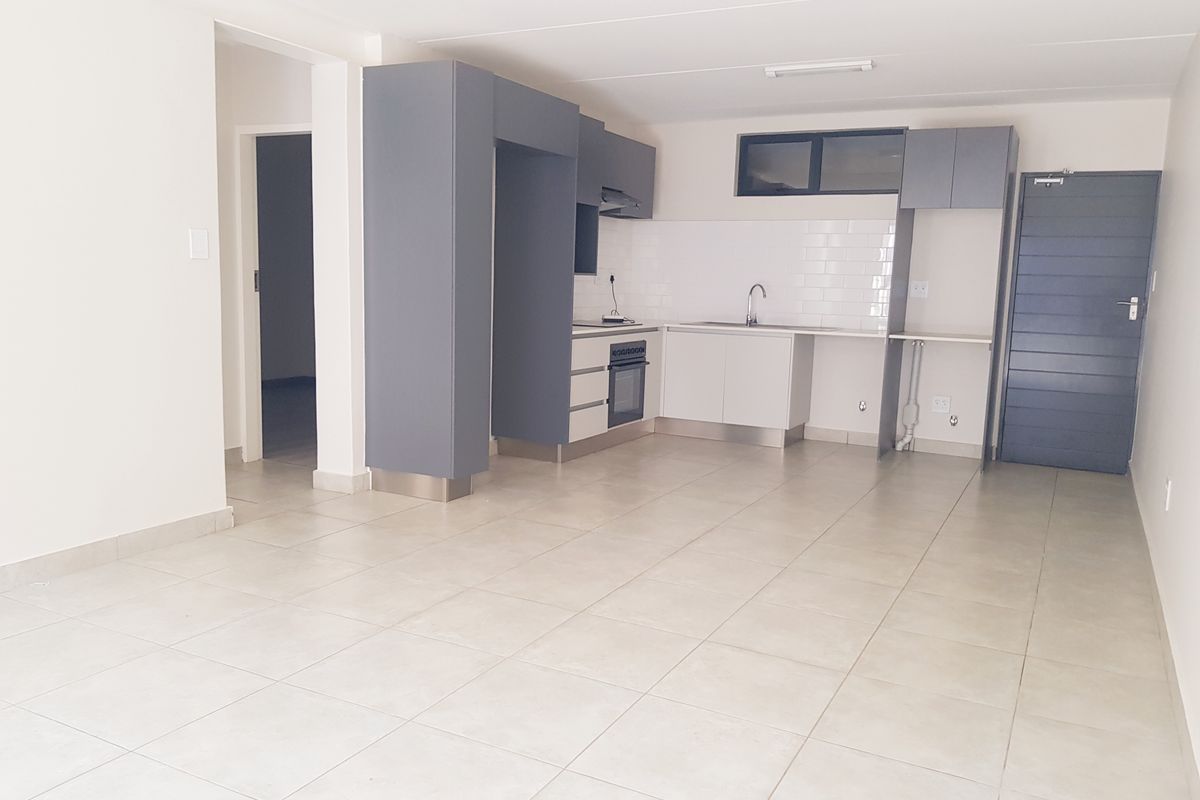 Brand New! Upmarket two bedroom apartment - Photo 5