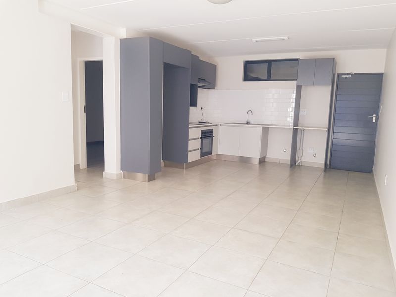 Brand New! Upmarket two bedroom apartment - Photo 5