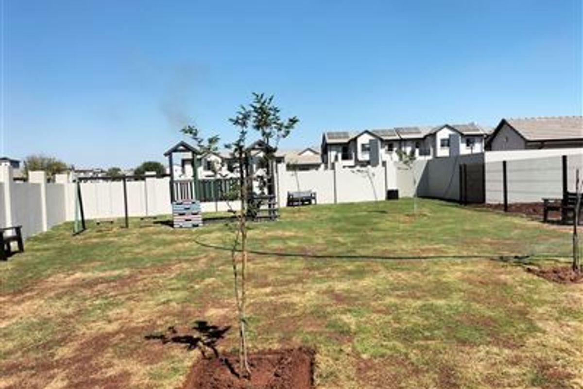 Brand New! Upmarket two bedroom apartment - Photo 3