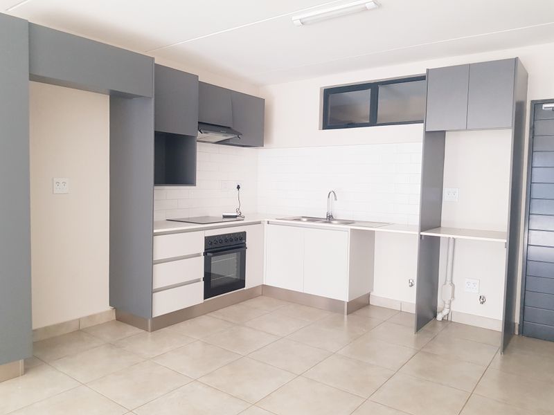 Brand New! Upmarket two bedroom apartment - Photo 7