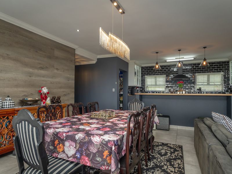 CHARMING FAMILY HOME WITH COTTAGE - INCREDIBLE FEATURES, TUCKED AWAY IN A QUIET POCKET OF WILROPARK - Photo 10