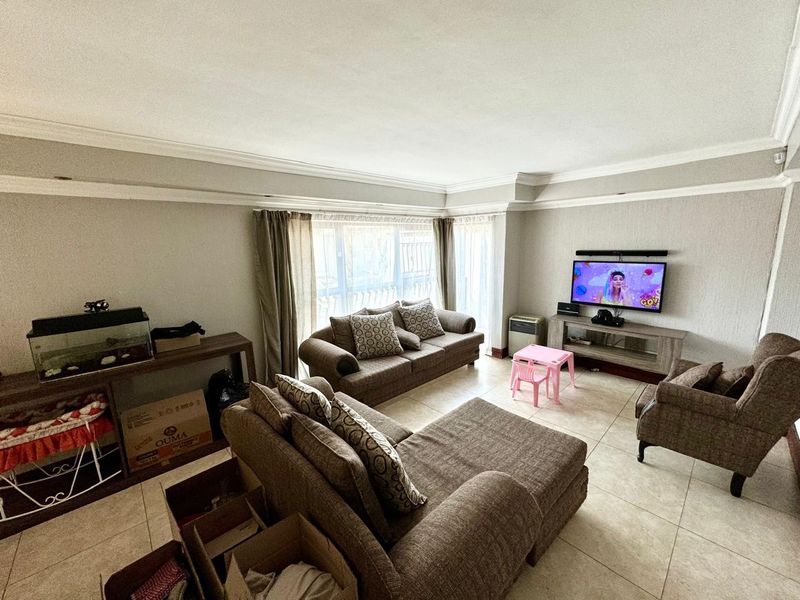 Ideal rental investment property, situated in a good area of town. - Photo 6