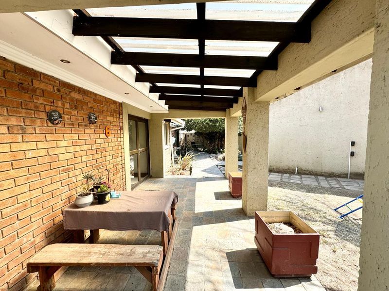 Ideal rental investment property, situated in a good area of town. - Photo 3