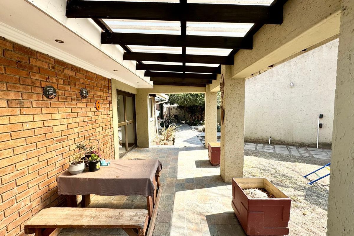 Ideal rental investment property, situated in a good area of town. - Photo 3