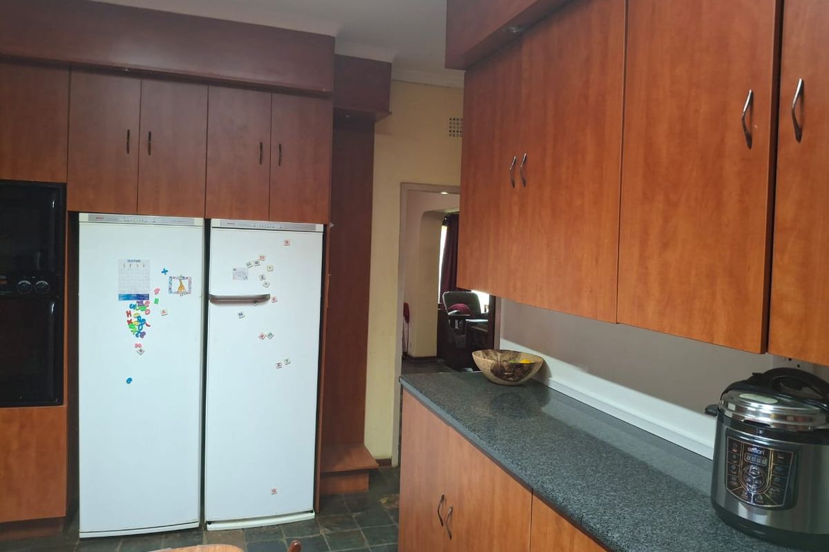 Spacious Farm Property with Multiple Dwellings - Photo 3