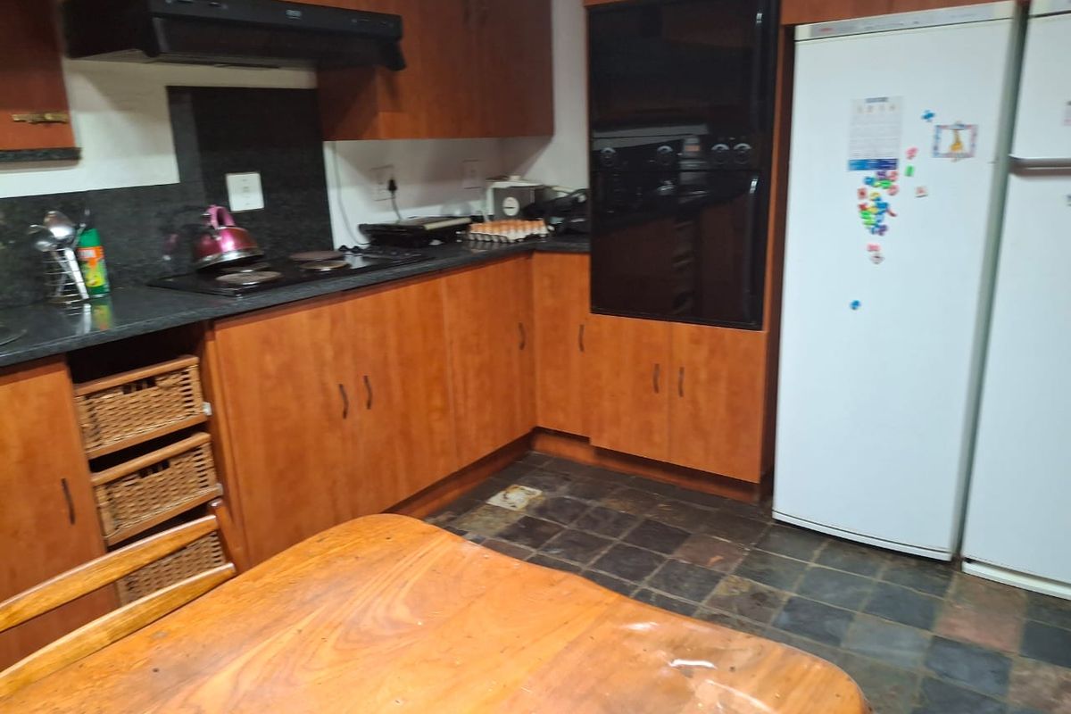 Spacious Farm Property with Multiple Dwellings - Photo 4