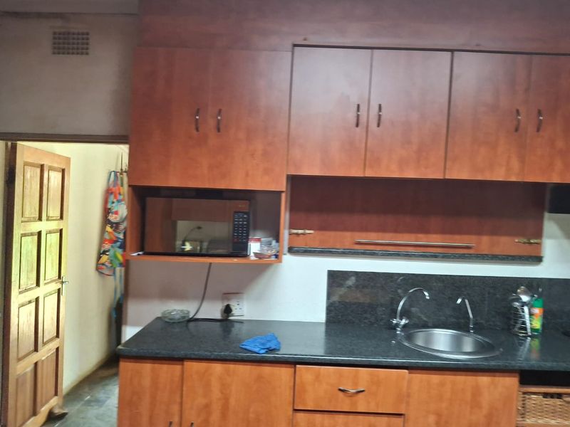 Spacious Farm Property with Multiple Dwellings - Photo 6