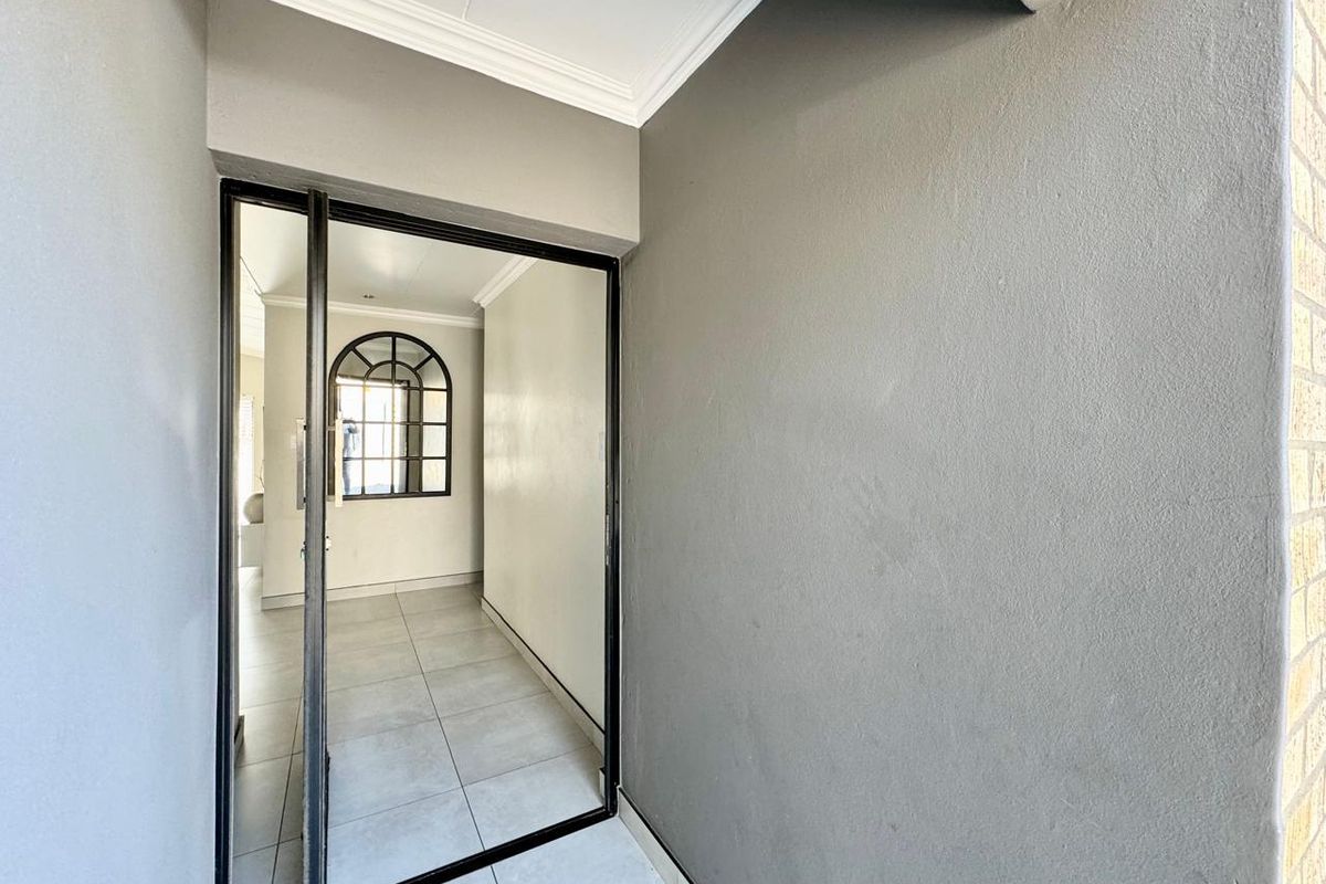 Upmarket four bedroom home for sale in Secunda!  Best area in town - Photo 3