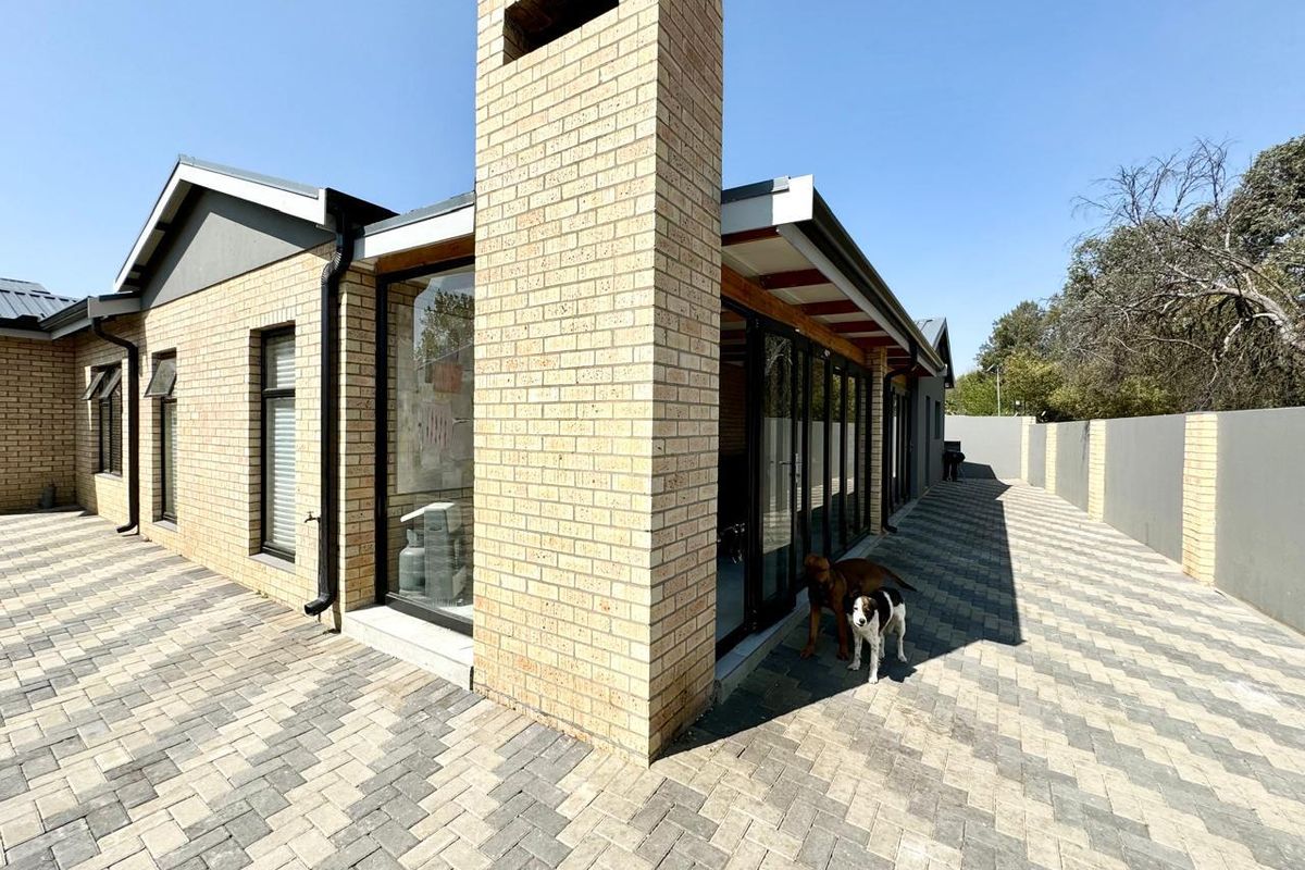 Upmarket four bedroom home for sale in Secunda!  Best area in town - Photo 2