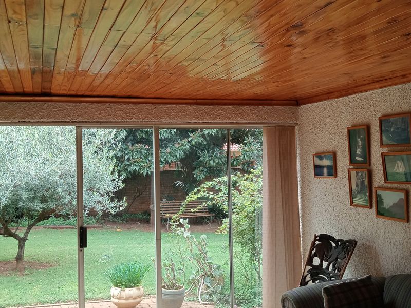 Tranquil home in quiet neighbourhood. - Photo 6