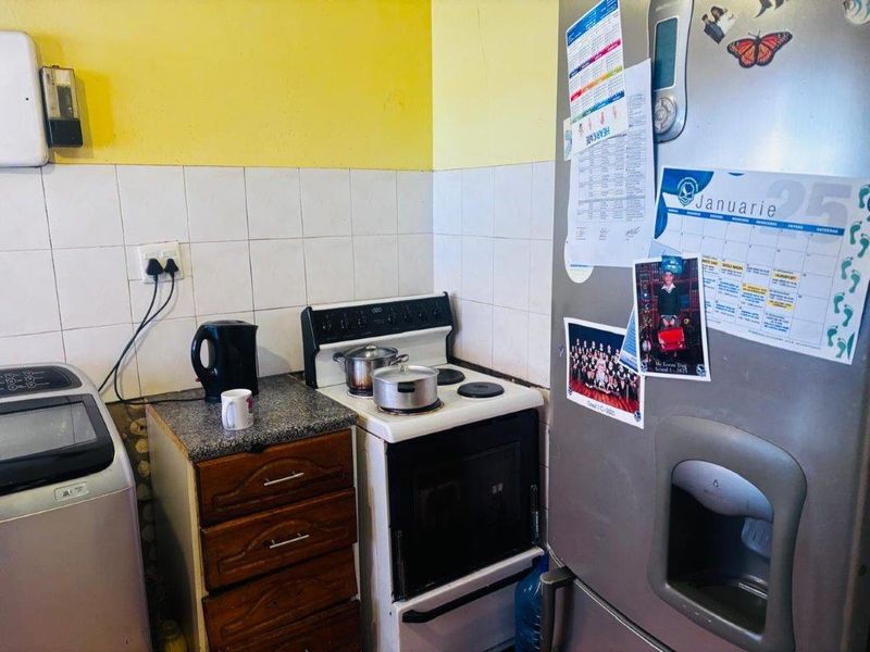 3 Bedroom Flat for Sale in Wentworth Park - Photo 4