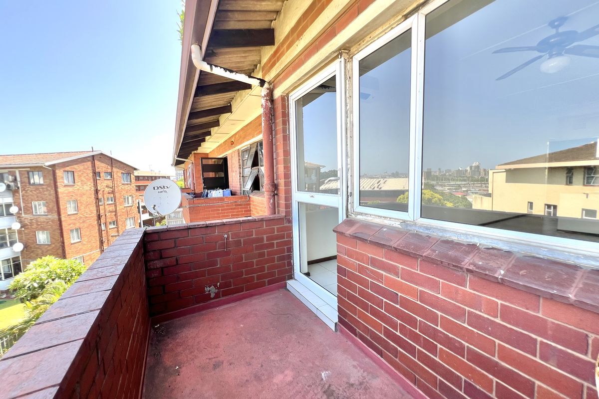 Fair priced two bedroom flat for sale - Photo 3