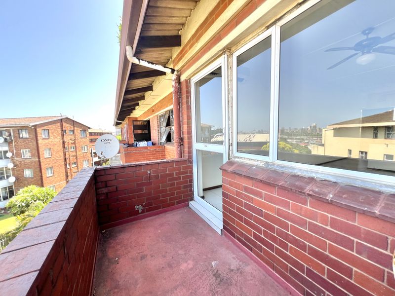 Fair priced two bedroom flat for sale - Photo 3