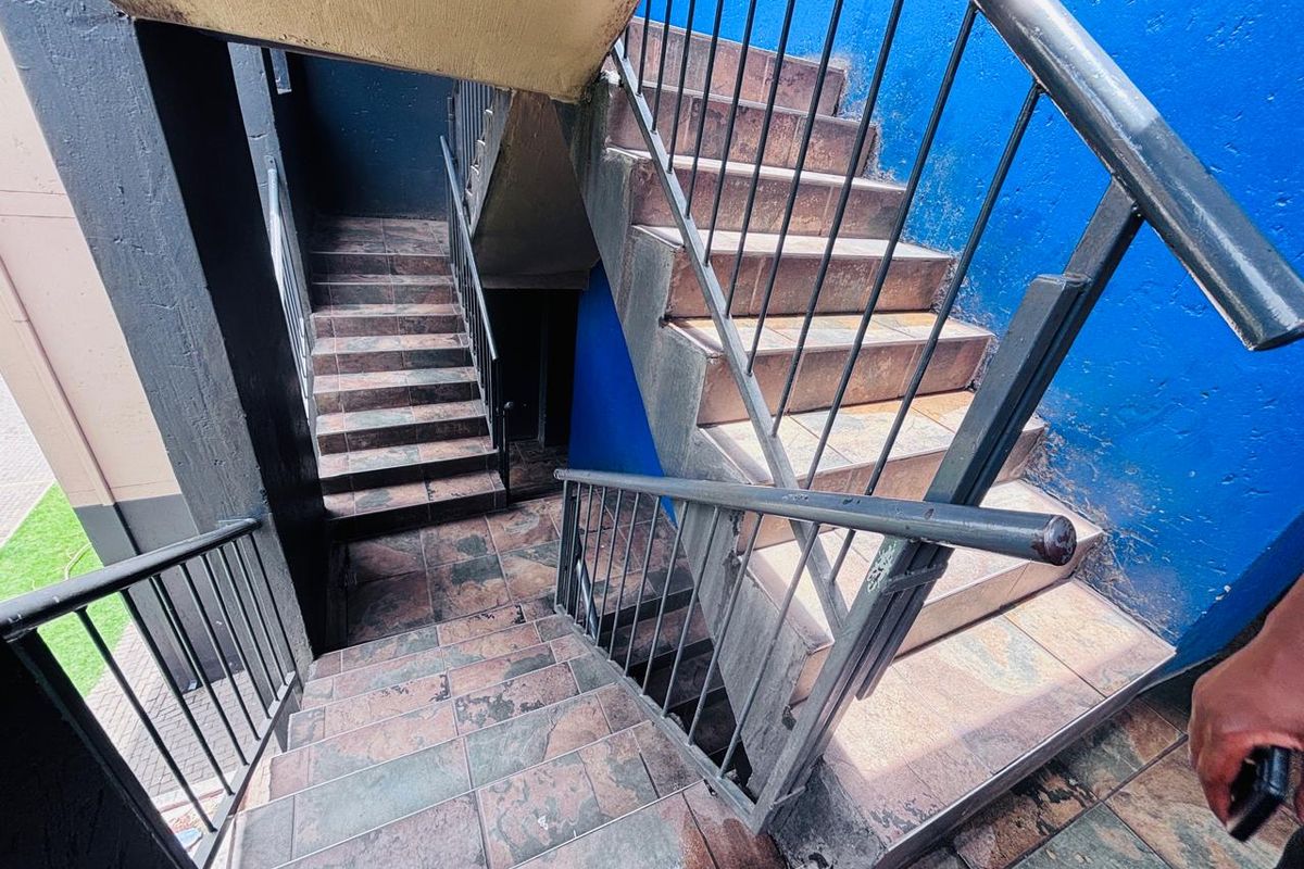 Lovely Apartment For Sale in Fleurhof, Roodepoort - Photo 4