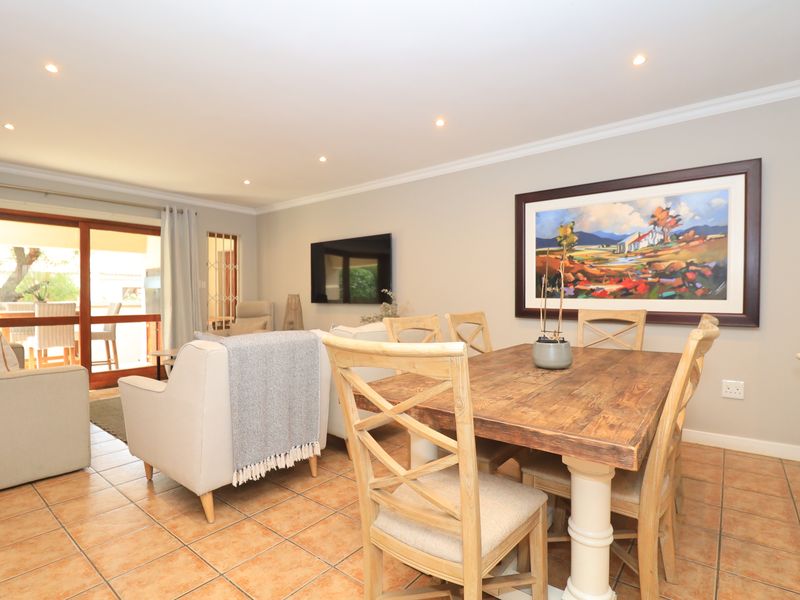 Beautiful Family Home in Prime Location - Photo 8