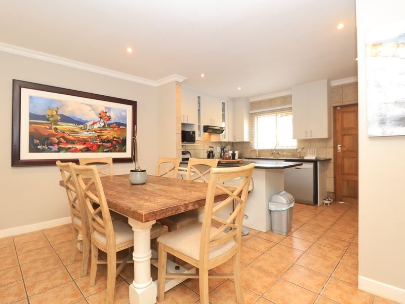 Beautiful Family Home in Prime Location - Photo 6