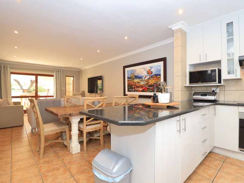 Beautiful Family Home in Prime Location - Photo 5