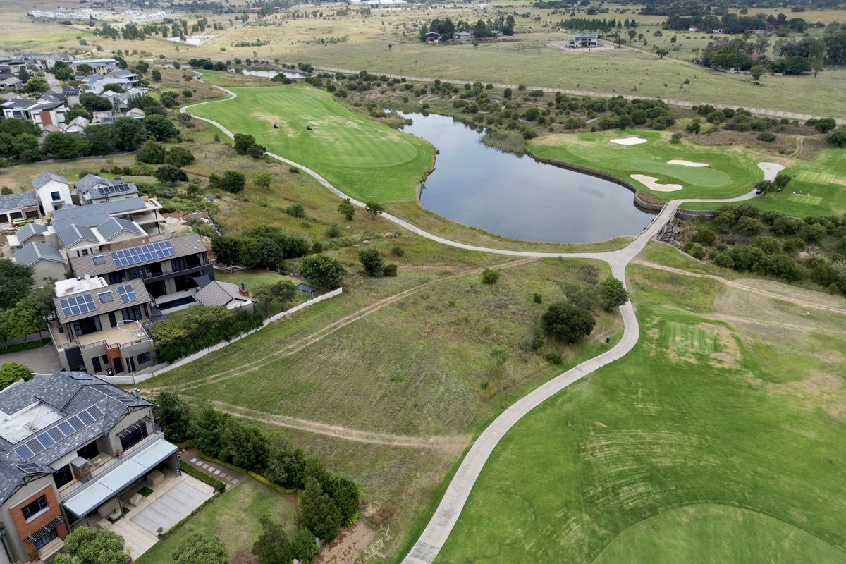 Luxurious Vacant Land Offering Unparalleled Views in Copperleaf Golf Estate - Photo 5