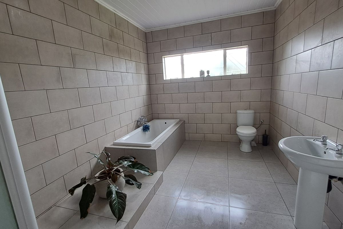 Light, Bright & Full of Life – Your Dream Home Awaits! - Photo 4