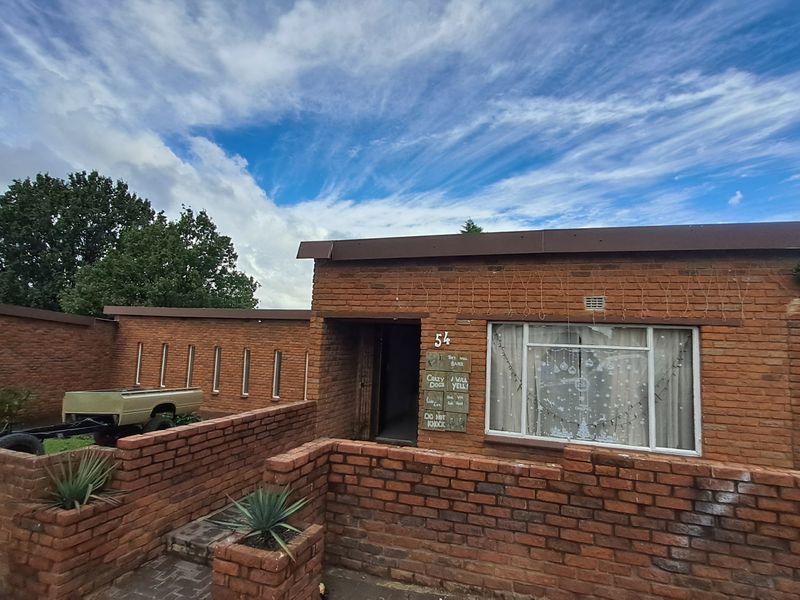 Light, Bright & Full of Life – Your Dream Home Awaits! - Photo 8